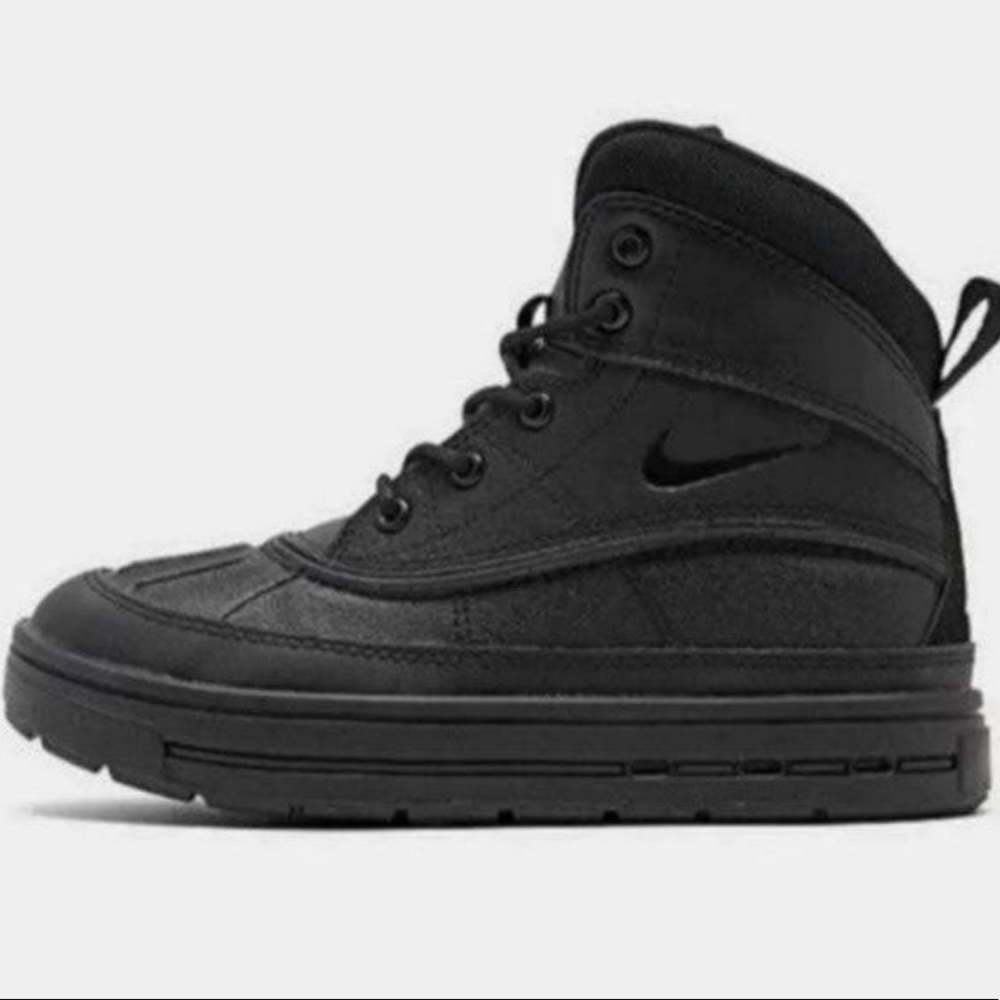 Nike ACG Sneakers Size 3Y